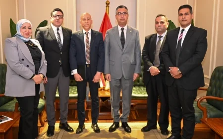 وزير التموين يكرم مفتش تموين بالإسكندرية تقديرًا لجهوده الرقابية المتميزة خلال عيد الأضحى