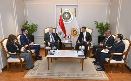 وزير الصناعة يبحث مع سفير ألمانيا تعزيز التعاون الصناعي وتوطين التكنولوجيا في القطاعات ذات الأولوية