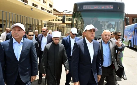 رئيس مجلس الوزراء يتفقد هيئة النقل العام بالقاهرة ويشدد على التحول الرقمي والنقل الأخضر