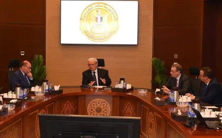 نائب رئيس الوزراء يتابع تطوير أداء الجهاز الإداري للدولة وتعزيز كفاءة الخدمات