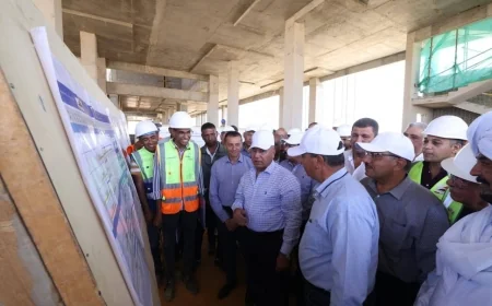 وزير النقل يتفقد الخط الثاني للقطار الكهربائي السريع بين أسوان والأقصر  ضمن مشروع ممر التنمية اللوجستي