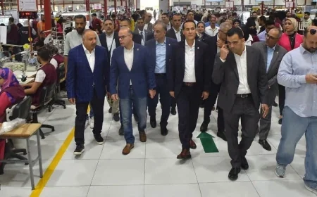 استثمارات 61.4 مليون دولار .. وزير الاستثمار يتفقد مصنع أليكس أباريز للملابس الجاهزة بالإسكندرية