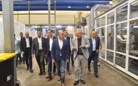 وزير الاستثمار يتفقد مصنع فارما بلاست للمستلزمات الطبية بالإسكندرية