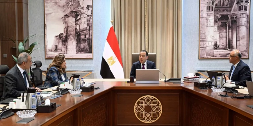 رئيس الوزراء يتابع تنفيذ المشروعات التنموية والخدمية بالإسكندرية