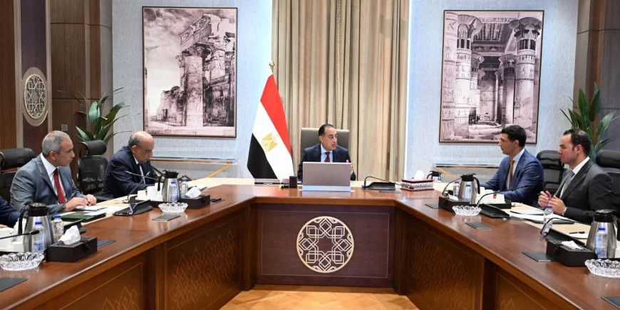 مبادرة تركيب ألواح الطاقة الشمسية تقترب من الإطلاق.. رئيس الوزراء يوجه بعرض الصيغة النهائية على مجلس الوزراء
