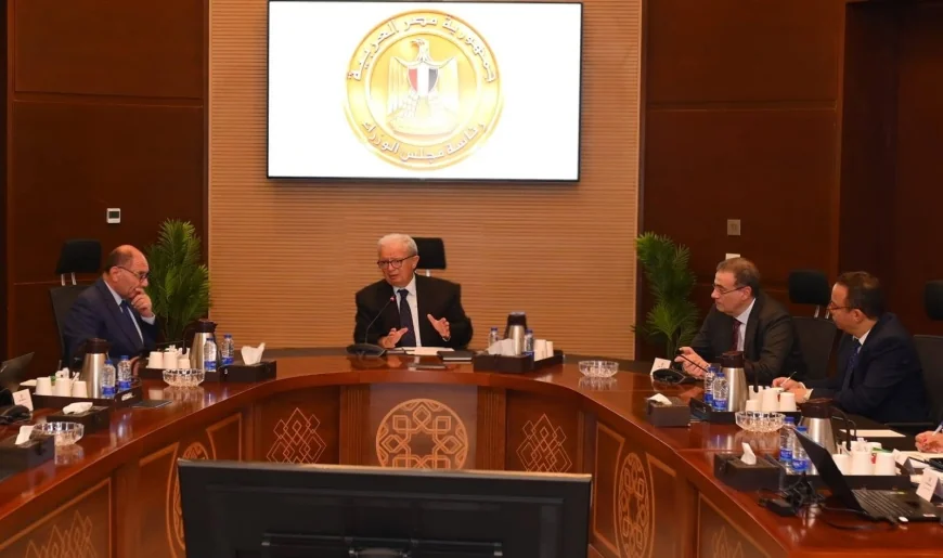 نائب رئيس الوزراء يتابع تطوير أداء الجهاز الإداري للدولة وتعزيز كفاءة الخدمات
