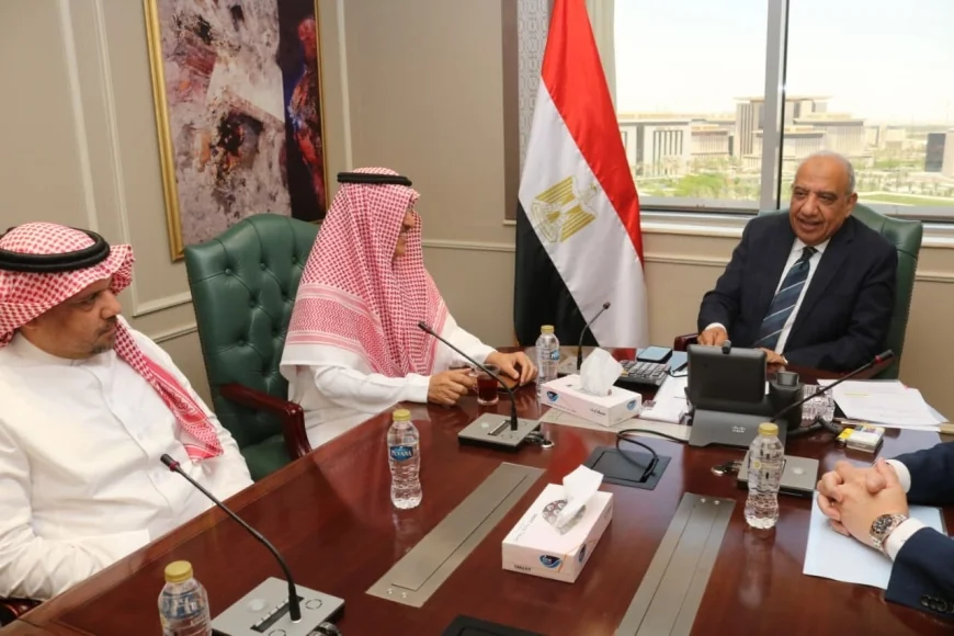 وزير الكهرباء يبحث مع "أكوا باور" السعودية تعزيز التعاون ومشروعات الطاقة المتجددة في مصر