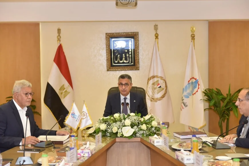 وزير التموين يترأس اجتماع الجمعية العامة للشركة القابضة للصناعات الغذائية