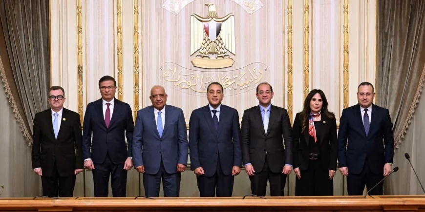 مدبولي يشهد توقيع بروتوكول لتطوير الشبكة القومية للكهرباء ودعم التوسع في الطاقة المتجددة