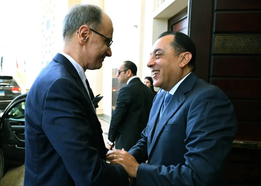 مدبولي يفتتح “Africa Health ExCon 2026” نيابة عن الرئيس السيسي لتعزيز السيادة الصحية