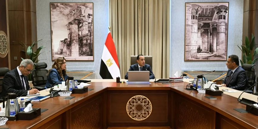 رئيس الوزراء يستعرض مشروعات البحر الأحمر ويوجه بإحداث نقلة حضارية بمدينة الغردقة
