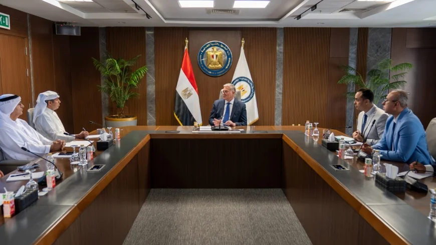 وزير البترول يبحث مع وفد إينوك الإماراتية توسيع الاستثمارات المشتركة في تموين الطائرات والاستكشاف البترولي