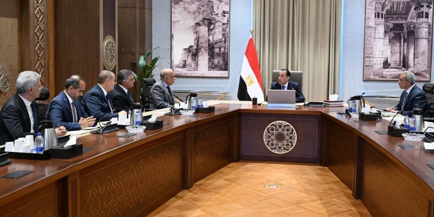رئيس الوزراء: الدولة استثمرت بقوة في قطاع الطاقة النظيفة.. والكهرباء تؤكد التوسع في أنظمة التخزين ودعم مشاركة القطاع الخاص