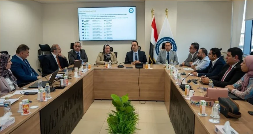 وزارة البترول والبنك الدولي يبحثان تنفيذ مشروعات خفض الانبعاثات الكربونية والميثان في قطاع البترول والغاز