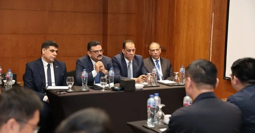 الهيئة المصرية للثروة المعدنية تبحث مع “فوسفات مصر” و”واديكو” و”شينجفا الصينية” مشروعات القيمة المضافة للفوسفات