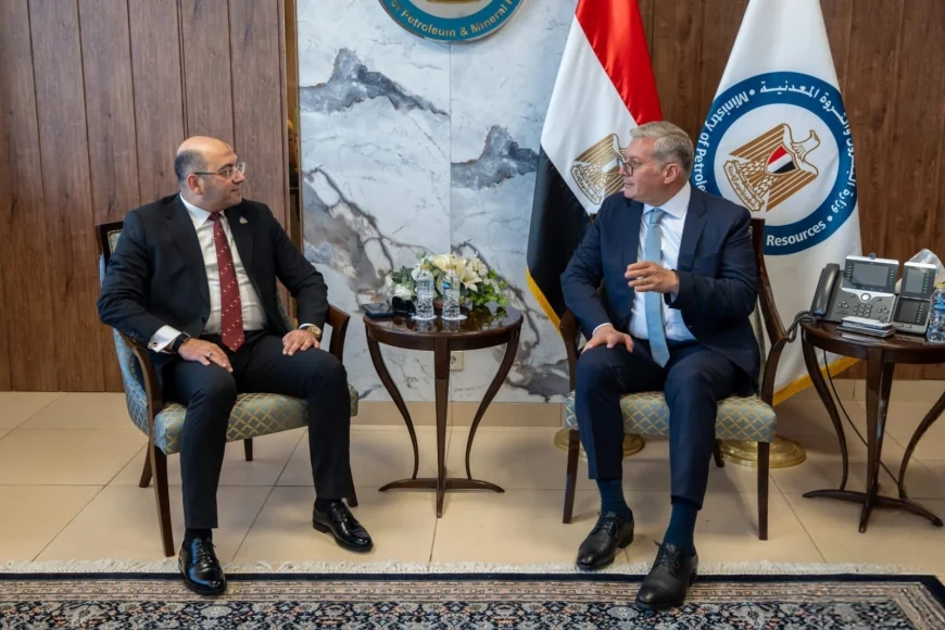 وزير البترول يبحث مع رئيس الهيئة البرلمانية لحزب حماة الوطن دعم جهود تطوير قطاعي البترول والتعدين