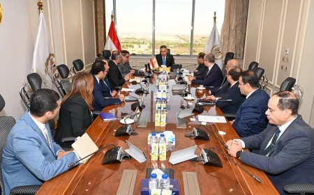 وزارة التموين تبحث مع المصرية للاتصالات تنفيذ مشروعات التحول الرقمي وتطوير منظومات الدعم