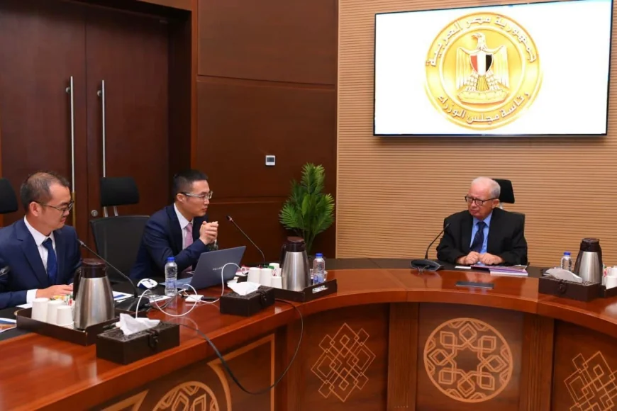 الحكومة تبحث مع هواوي توسعات جديدة في مصر لتعزيز التحول الرقمي وتوطين التكنولوجيا