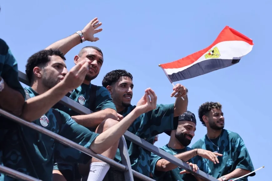 بعثة منتخب مصر تصل بمعنويات مرتفعة بعد استقبال حافل من الجماهير