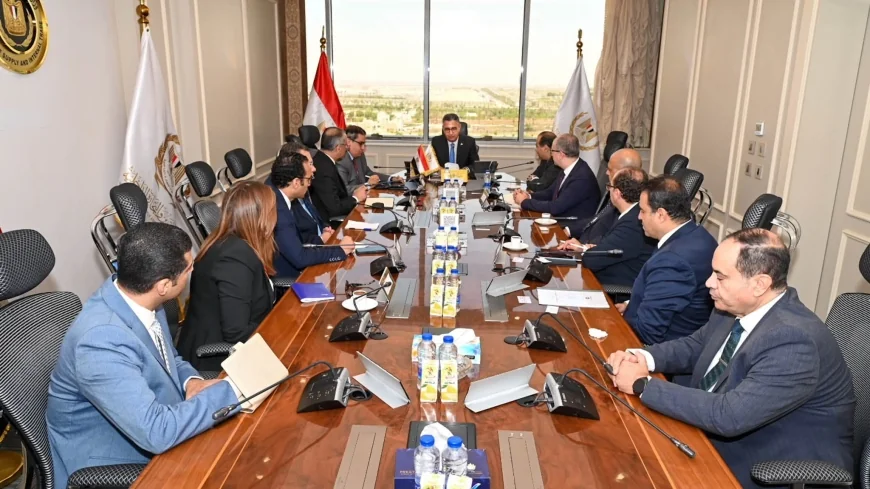 وزارة التموين تبحث مع المصرية للاتصالات تنفيذ مشروعات التحول الرقمي وتطوير منظومات الدعم