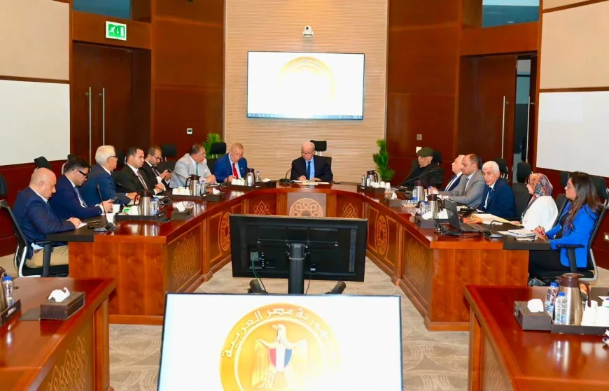 الحكومة تبحث مع الاتحاد المصري للمستثمرين دعم الاستثمار وتعزيز دور القطاع الخاص في التنمية الاقتصادية