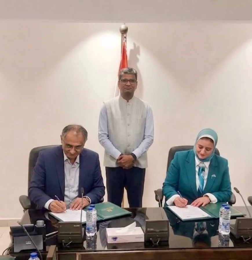 المصرية لنقل الكهرباء توقع عقدًا مع BAJEL Projects لتنفيذ خطوط نقل كهرباء لمشروعات طاقة الرياح بخليج السويس