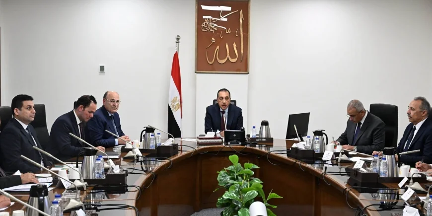 رئيس الوزراء يستعرض خطة تطوير زراعة وصناعة الكتان في مصر وزيادة المساحات إلى 100 ألف فدان
