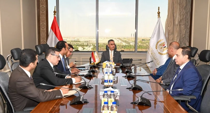 وزير التموين يتابع استعدادات تطبيق منظومة الخصم المباشر بالمخابز