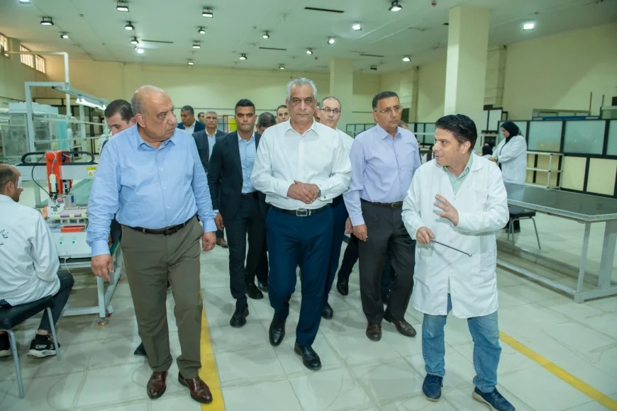 وزيرا الإنتاج الحربي والكهرباء يتفقدان شركة بنها للصناعات الإلكترونية لتوطين الصناعات التكنولوجية وتعزيز مشروعات الطاقة