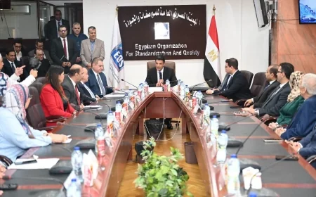 وزير الصناعة يكرم 10 شركات لتعزيز الجودة وكفاءة الطاقة والأداء البيئي