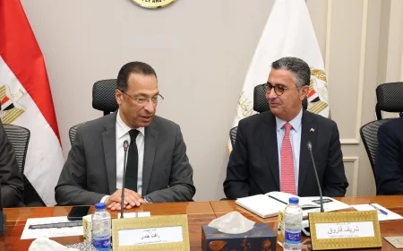 وزيرا التموين والاتصالات يبحثان تطوير كارت الخدمات الحكومية الموحد