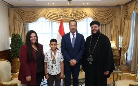 وزير الاتصالات يكرم الطفل مارتيروس مينا لتفوقه العالمي في البرمجة والروبوتات