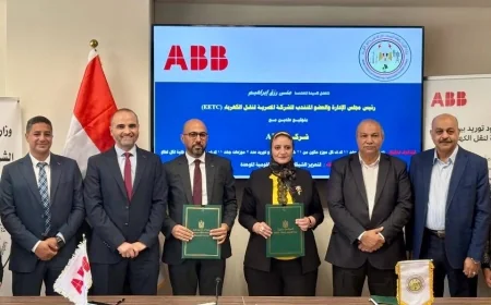 المصرية لنقل الكهرباء توقع عقدين مع ABB لتوريد 12 موزع جهد 11 كيلوفولت لتعزيز كفاءة الشبكة القومية