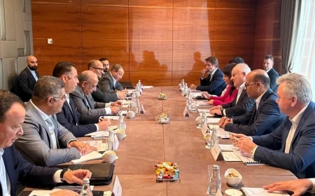 الكهرباء تبحث مع روساتوم تنفيذ مشروع متكامل لتحلية مياه البحر في الضبعة