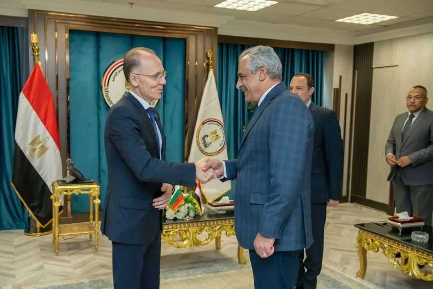 وزير الإنتاج الحربي يبحث مع سفير بلغاريا تعزيز الشراكات الصناعية وتوطين تكنولوجيا التصنيع