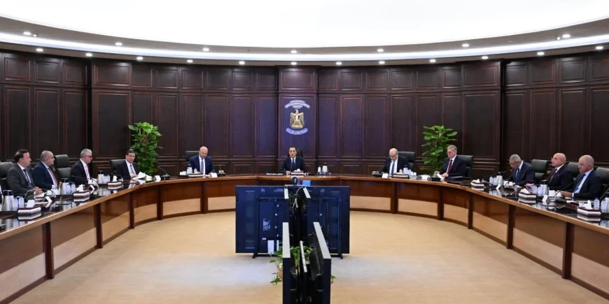 رئيس الوزراء يترأس الاجتماع الثالث للجنة الوزارية لوحدة الصين لتعزيز الاستثمارات والتعاون الاقتصادي بين القاهرة وبكين