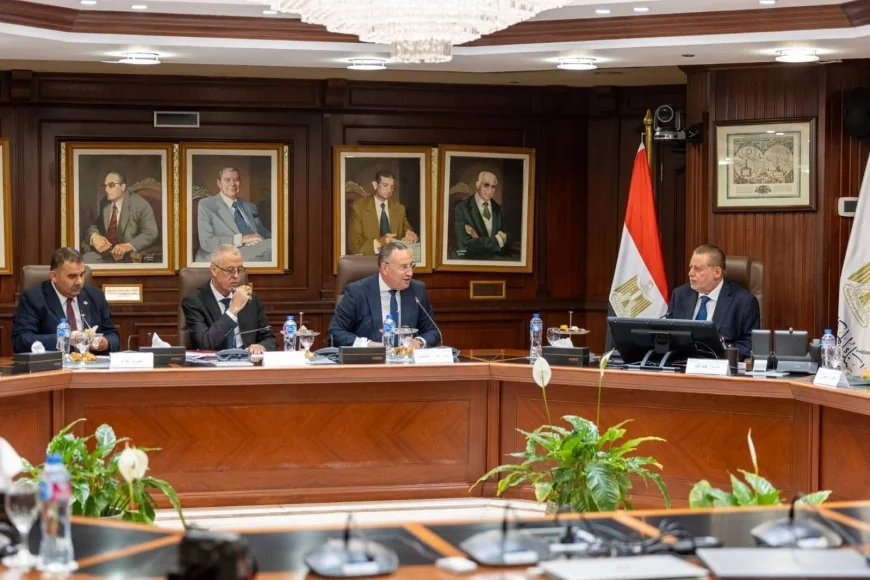 البنك المركزي المصري ووزارة التعليم العالي يبحثان توسيع منحة علماء المستقبل واستقبال دفعة جديدة بالعام الجامعي 2026