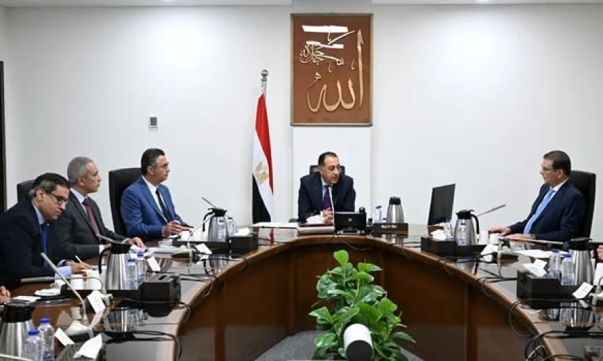 رئيس الوزراء يتابع توافر المخزون الاستراتيجي من السلع الأساسية ويؤكد استمرار ضبط الأسواق وزيادة المعروض