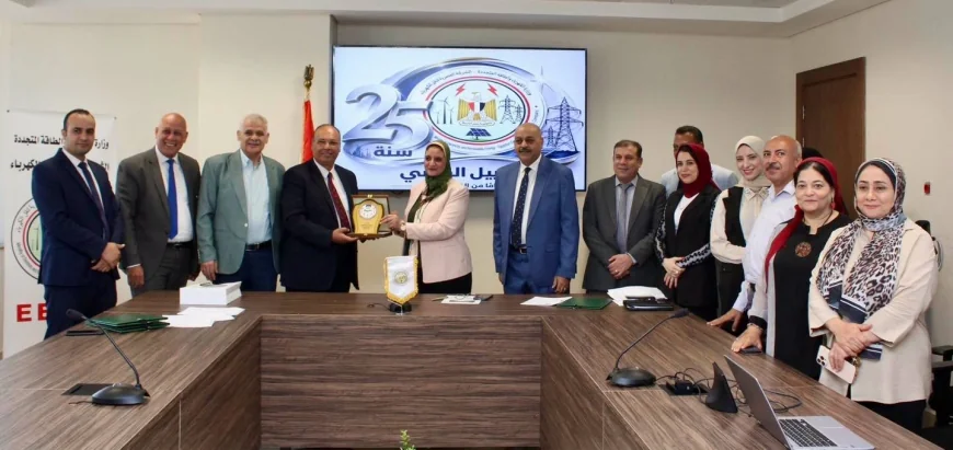 المصرية لنقل الكهرباء توقع عقدًا لتأهيل محطة محولات جرجا وربطها بالشبكة القومية