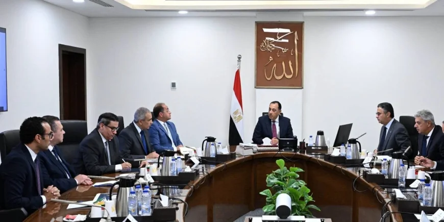 رئيس الوزراء يتابع تطوير آلية الدعم النقدي السلعي لتوسيع اختيارات الأسر وتعزيز كفاءة منظومة الدعم