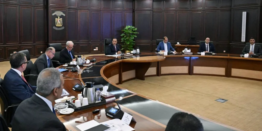 رئيس الوزراء: البرنامج الوطني للتحول الاقتصادي يستهدف تعزيز تنافسية مصر ودعم القطاع الخاص والتصدير