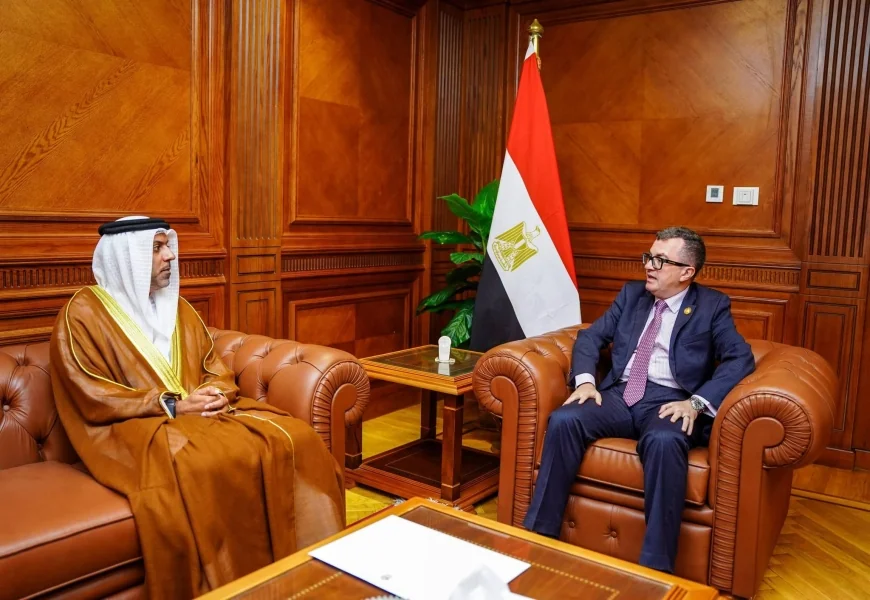 مصر والإمارات تبحثان تعزيز التعاون الاقتصادي وتوسع شركات بنك الاستثمار القومي في سوق المدفوعات الإلكترونية