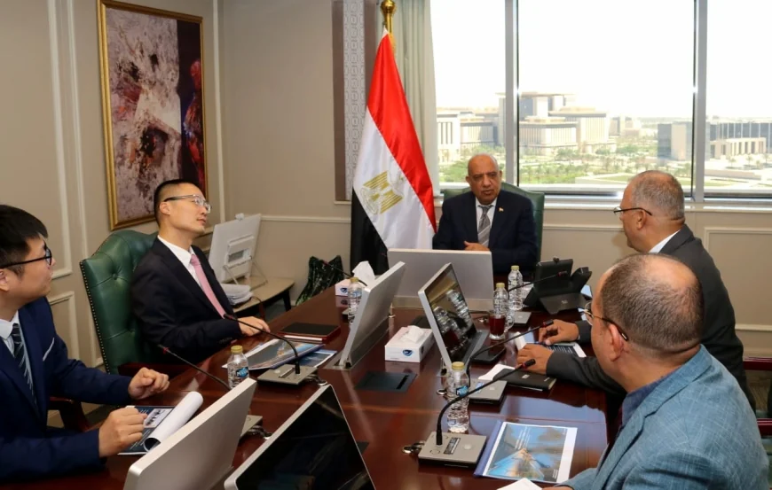 وزير الكهرباء يتابع مع «هواوي» تصنيع بطاريات تخزين الطاقة محليًا بسعة 4000 ميجاوات ساعة