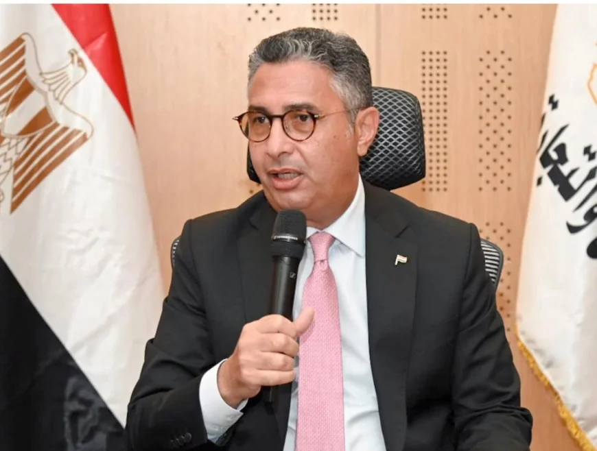 وزير التموين يبحث تطوير منظومة الخبز ويشكل لجنة لدراسة مطالب المخابز