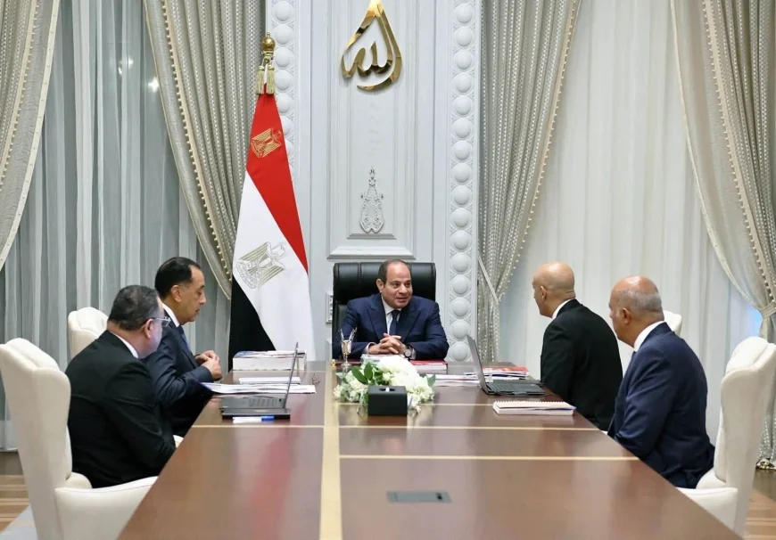 الرئيس السيسي يوجه بتطبيق الحد الأدنى للأجور في المدارس وتعزيز حوكمة المصروفات الدراسية