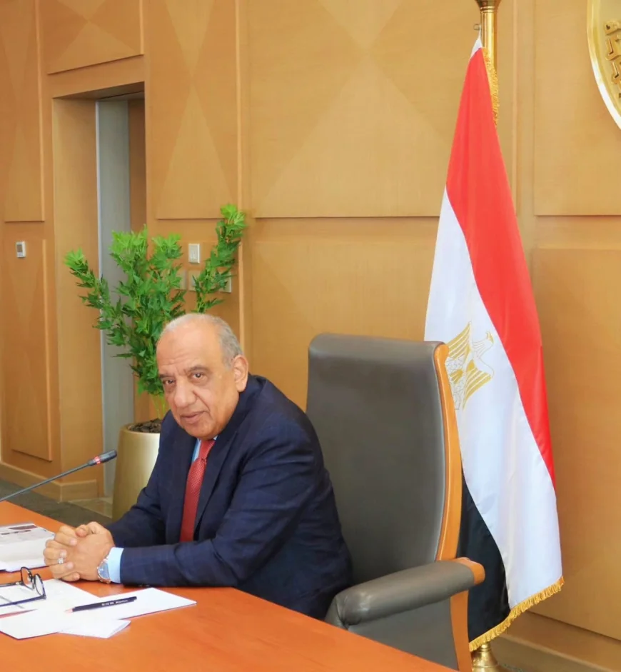 وزير الكهرباء يوجه بتغيير العدادات المعطلة خلال 72 ساعة وتوحيد الأسعار