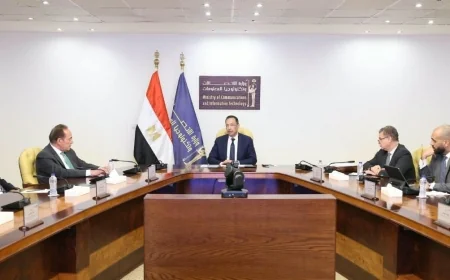 «وزارة الاتصالات» تستهدف 400 خدمة على منصة مصر الرقمية بحلول 2030 وتضاعف إنتاج الهواتف محليًا