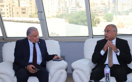 من «غاز مصر».. عباس صابر ومحمد قنديل: الشراكة بين الإدارة والنقابة طريق الاستقرار ودعم الإنتاج