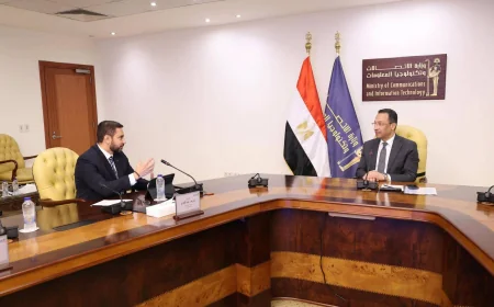 وزير الاتصالات يبحث مع «إنترو القابضة» إنشاء مركز «كيميت» للبيانات باستثمارات 270 مليون دولار