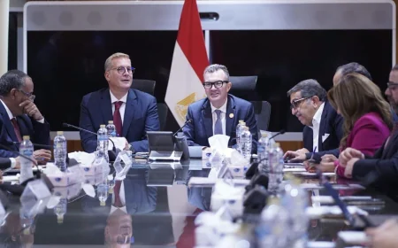 وزيرا التخطيط والبترول يبحثان تطورات أداء قطاع البترول وزيادة الإنتاج وتحسين الخدمات